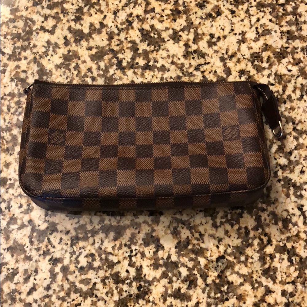 Louis Vuitton Pochette